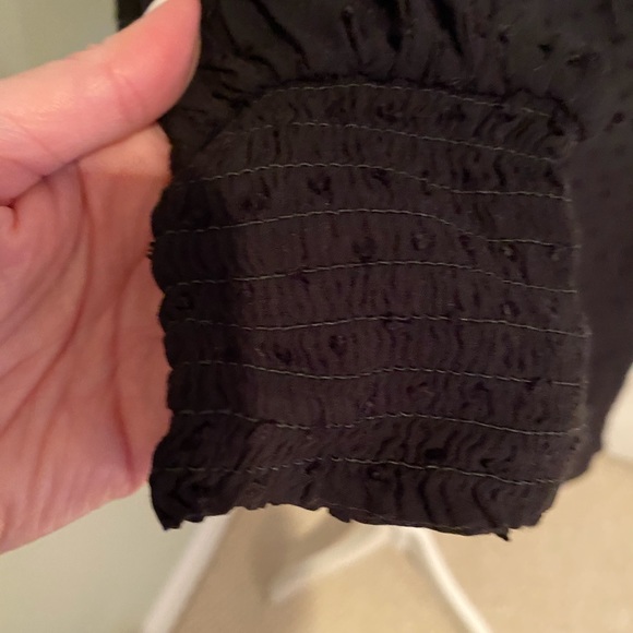 NWT Gap black dot blouse. Size M. - Picture 2 of 9